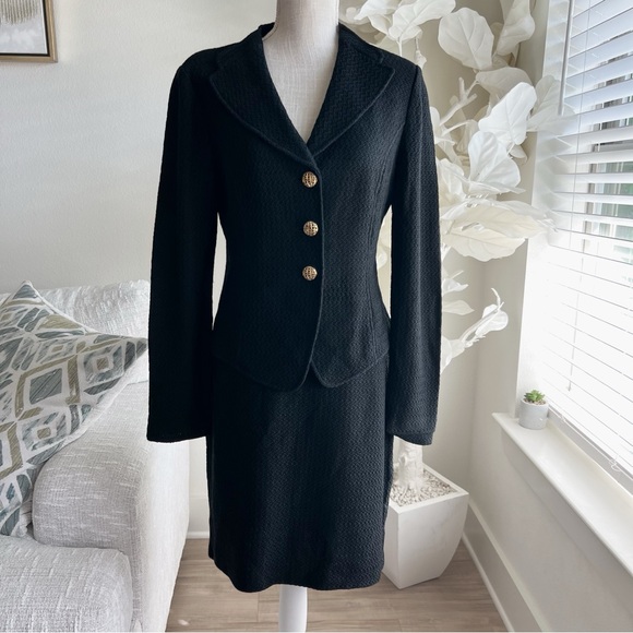 St. John Jackets & Blazers - St John Elegant Black Women's Wool Skirt And Blazer Suit Size 10
